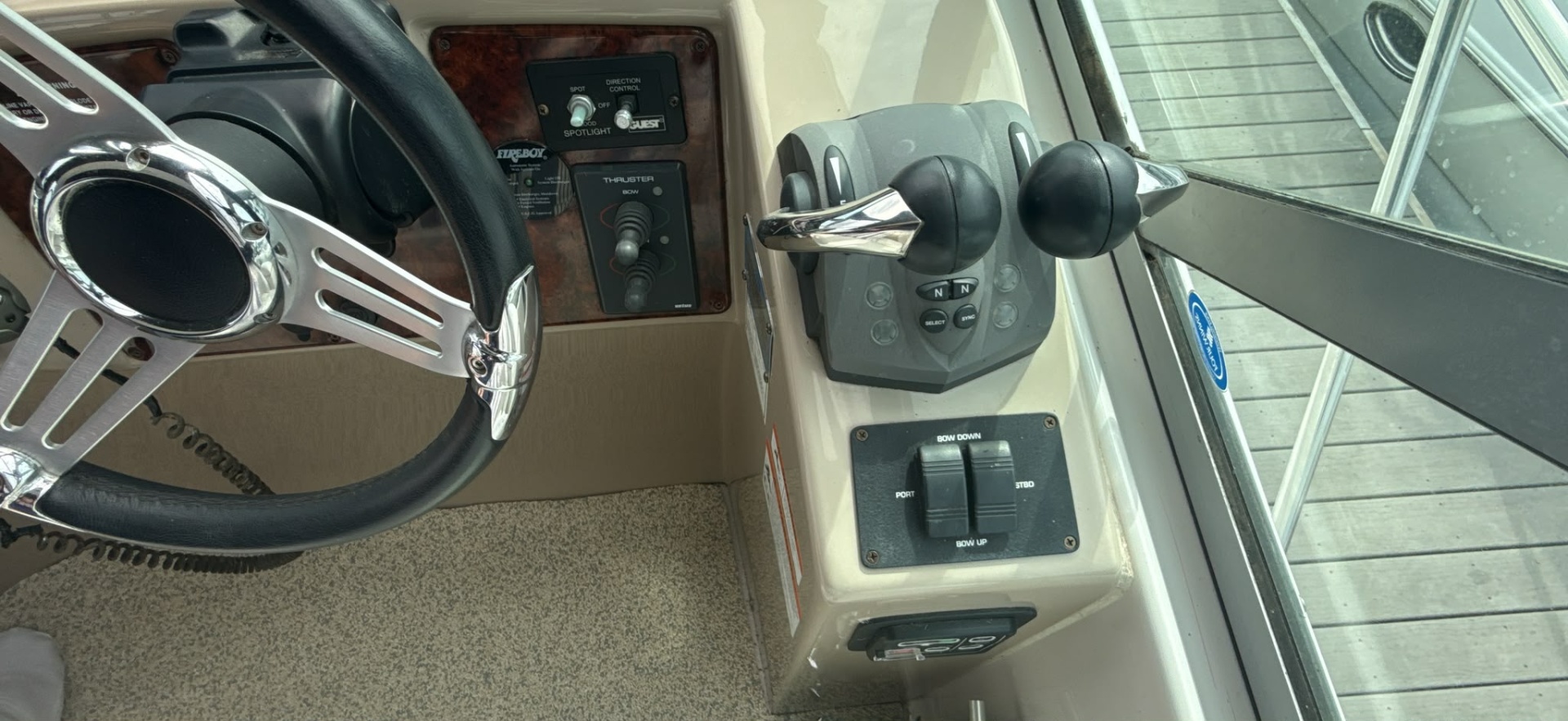 37ft Four Winns Yacht For Sale