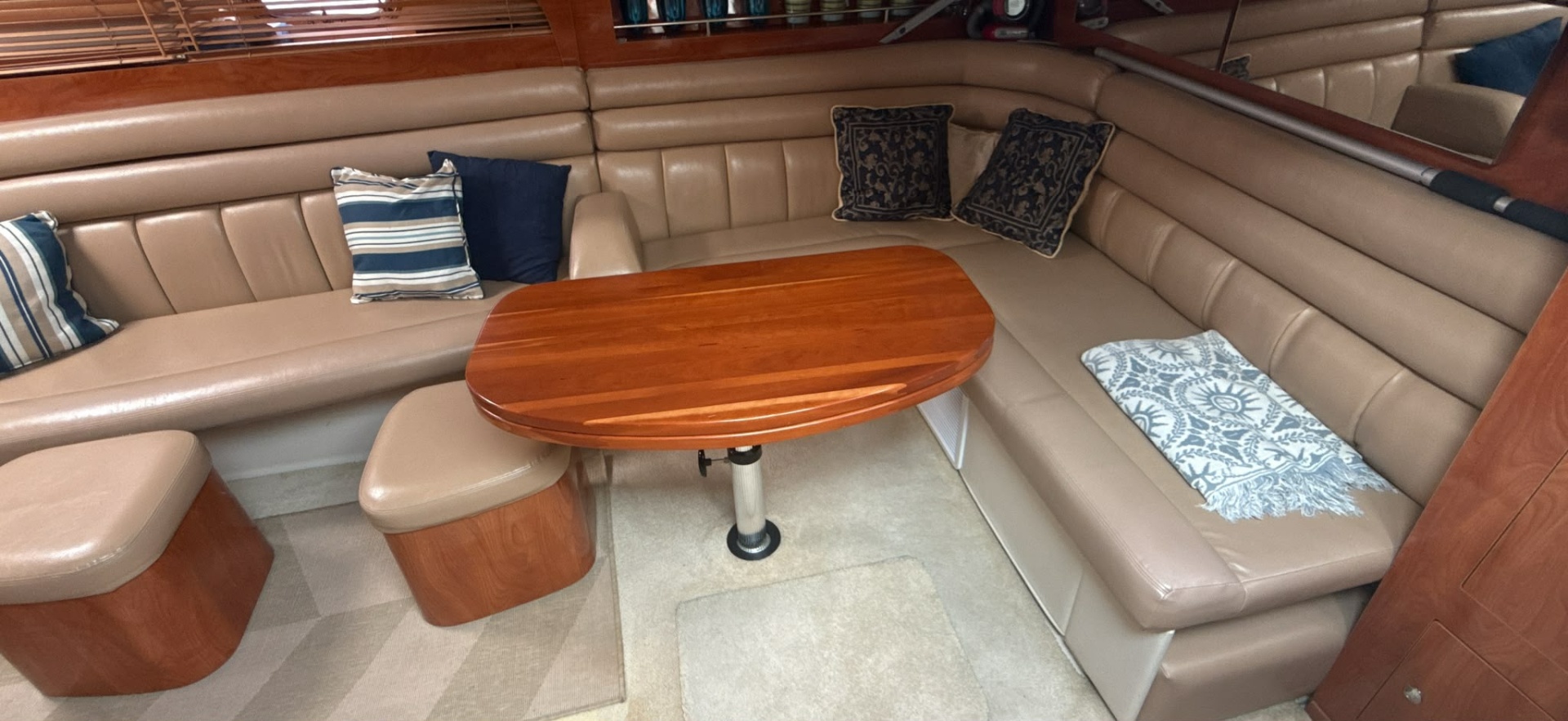 37ft Four Winns Yacht For Sale