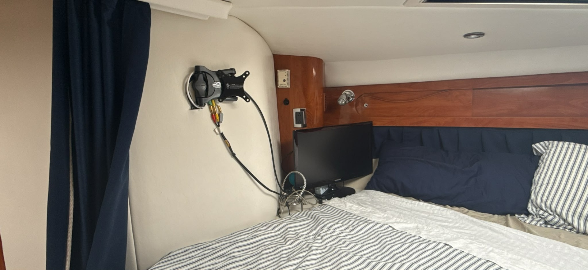 37ft Four Winns Yacht For Sale