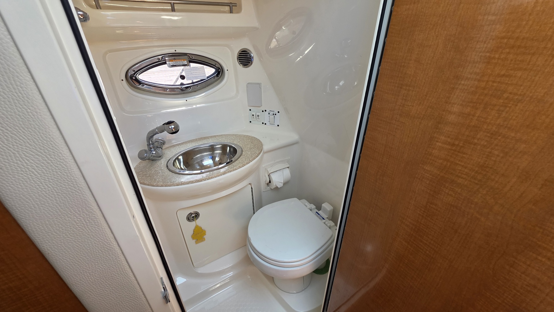 2011 Chaparral 270 Signature