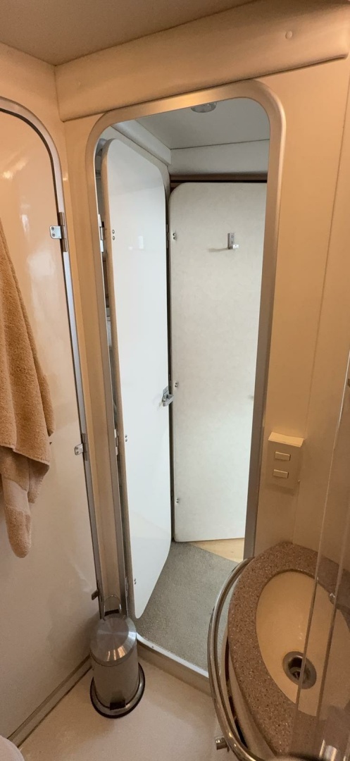 40ft Bayliner Yacht For Sale