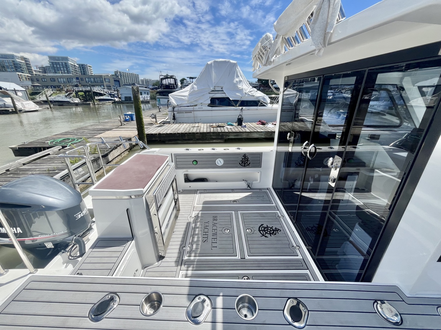 27ft Bracewell Yacht For Sale