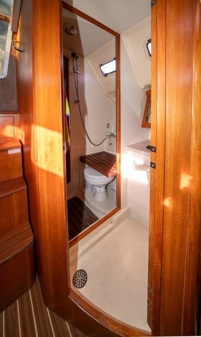 2006 Hunter 38