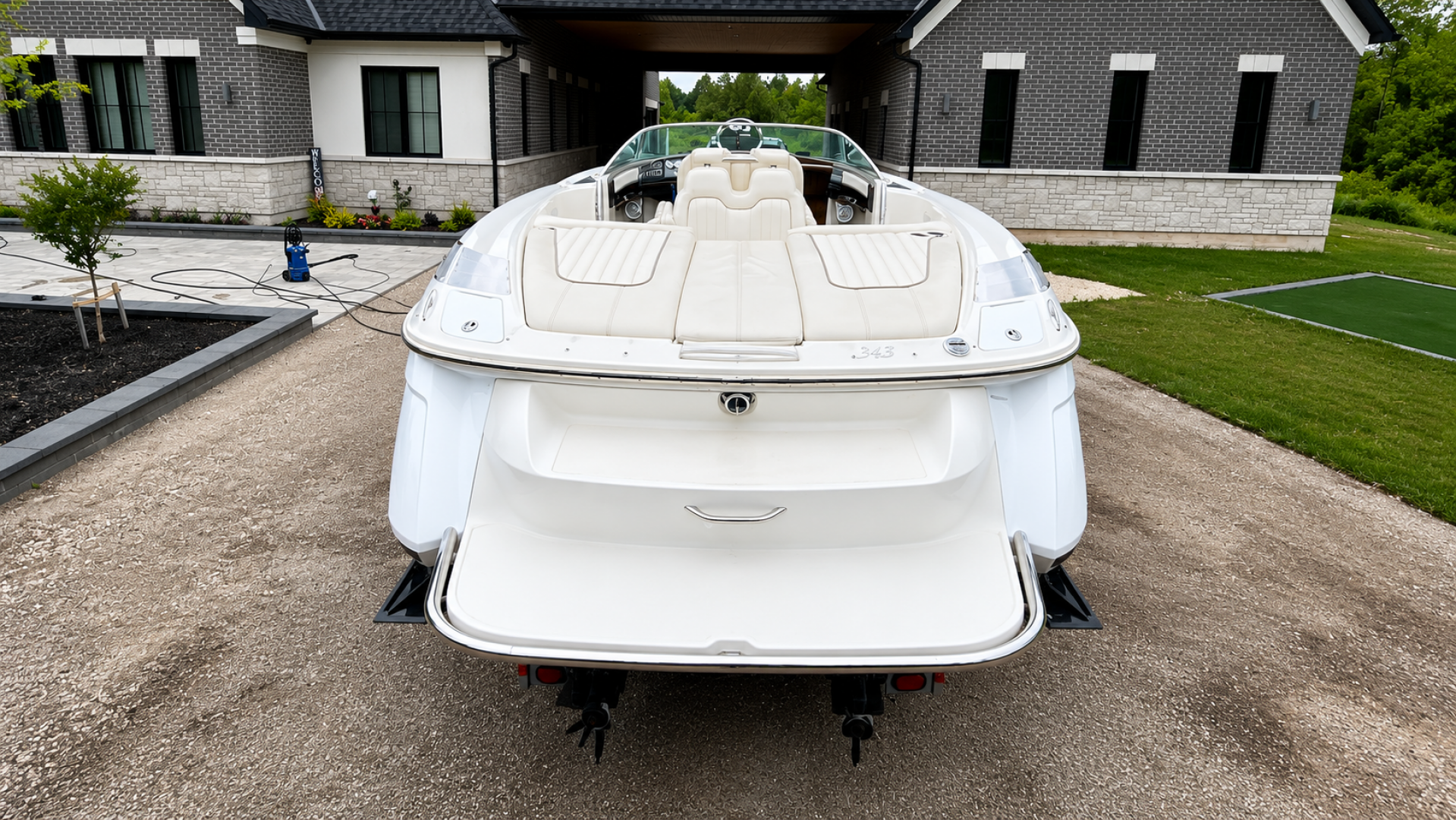 2005 Cobalt 343 34