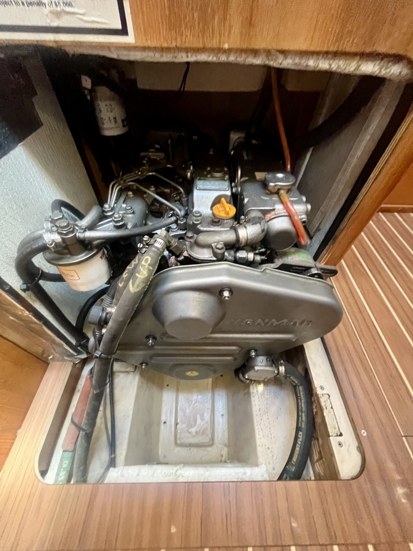 2005 Hunter  41 Aft Cabin