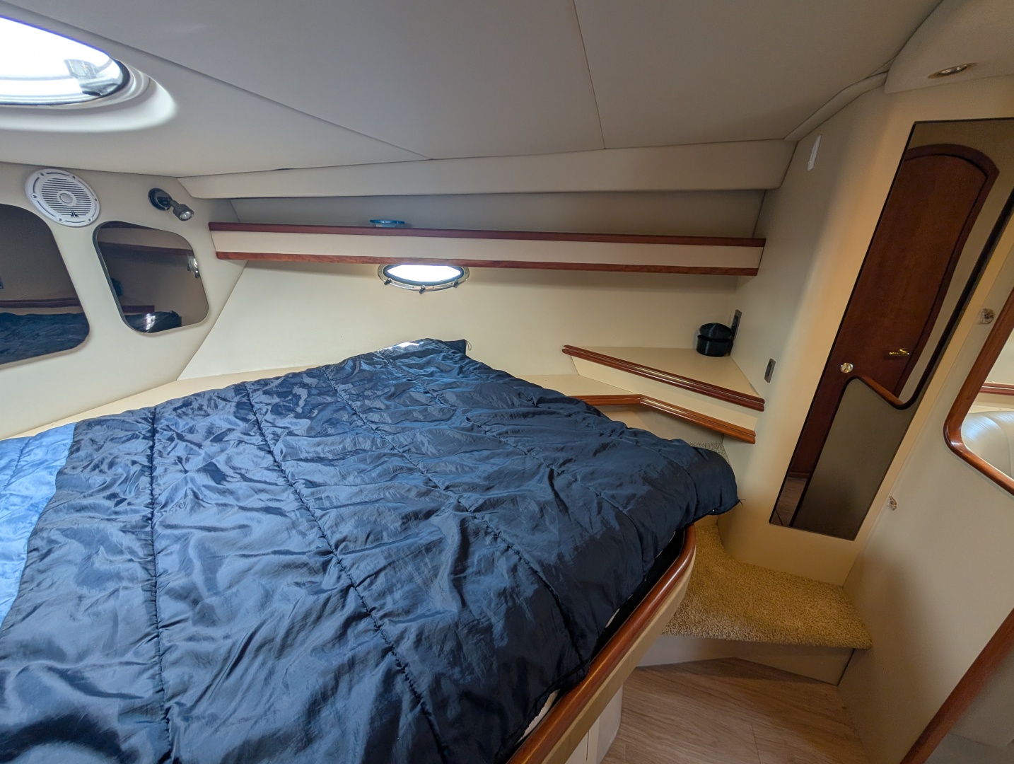 36ft Cruisers Yachts Yacht For Sale