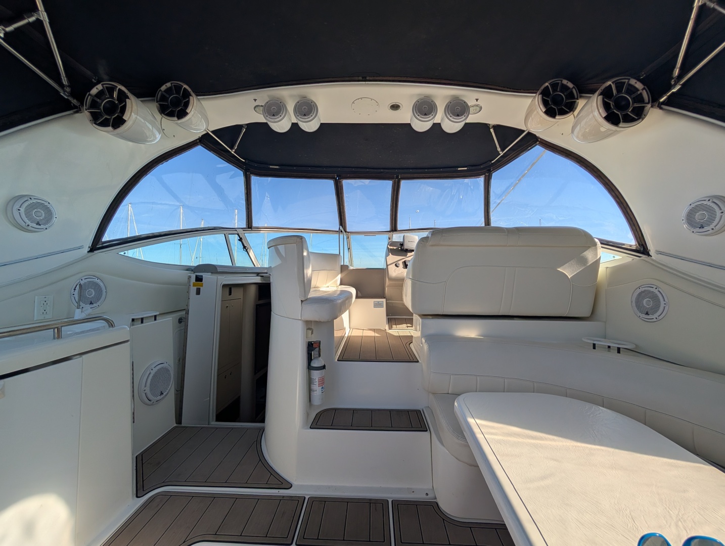 2002 Cruisers Yachts 3672 40