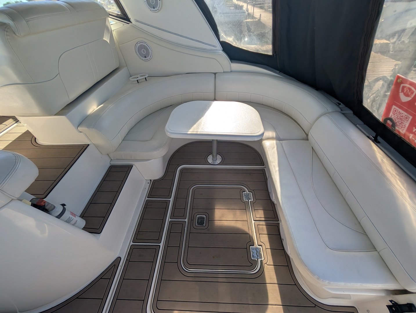2002 Cruisers Yachts 3672 40