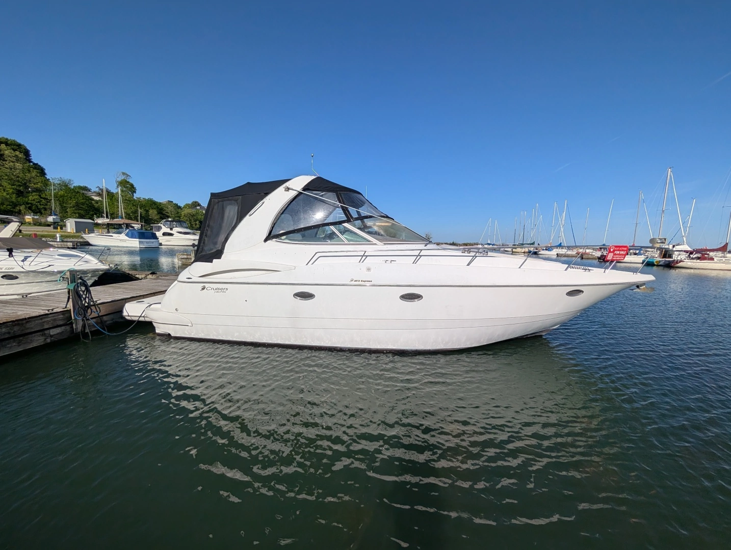 2002 Cruisers Yachts 3672, photo 1 of 30