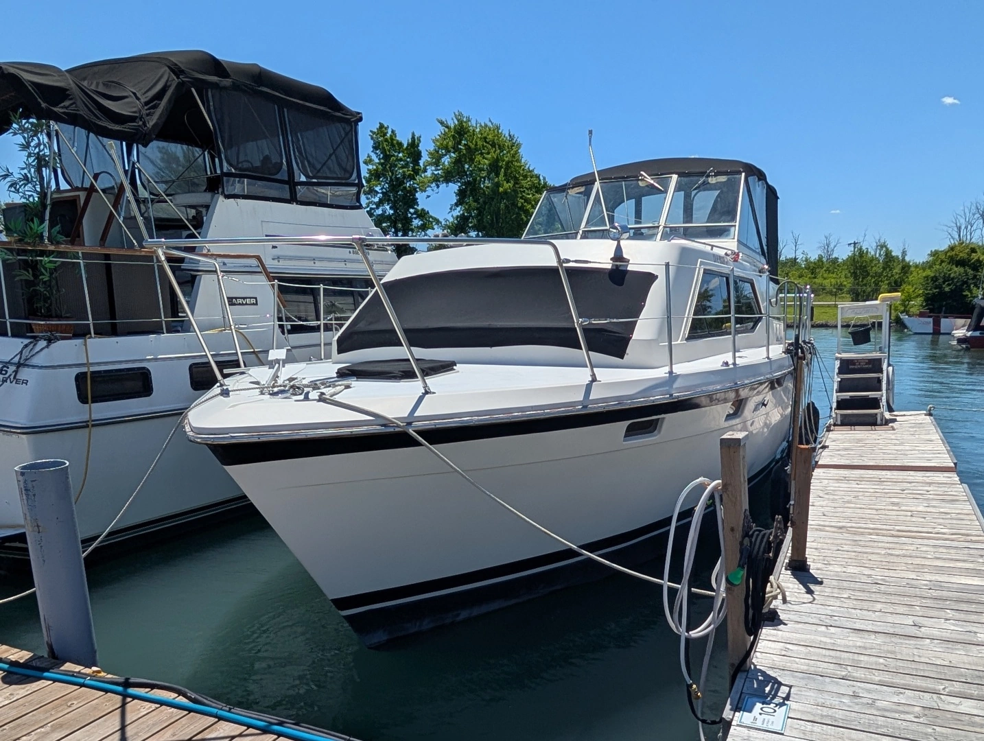 1977 Trojan 36 Tri-Cabin, photo 1 of 30