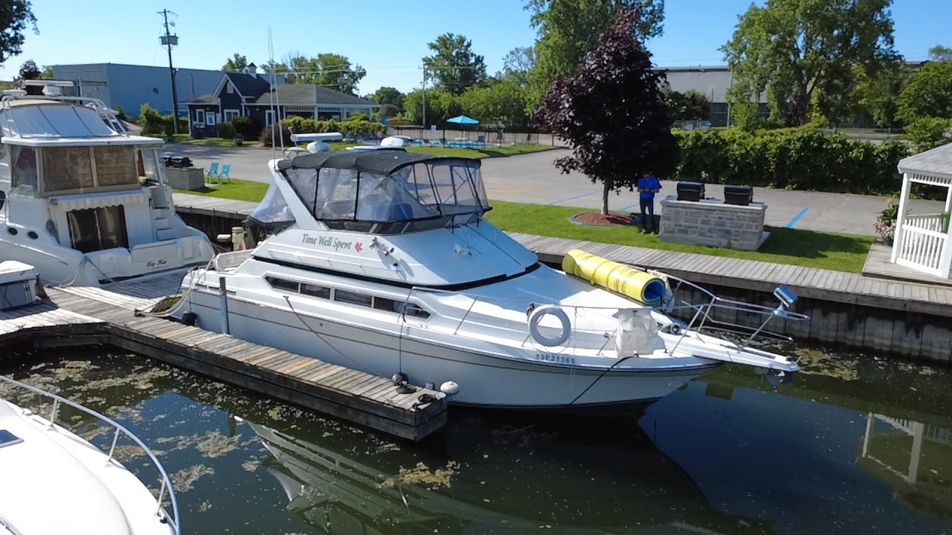 1990 Carver 380 Santego — photograph 3