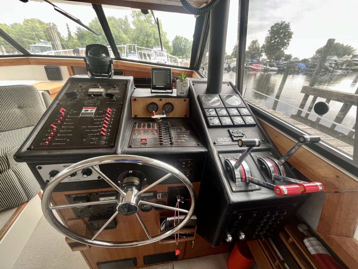 38ft Bayliner Yacht For Sale
