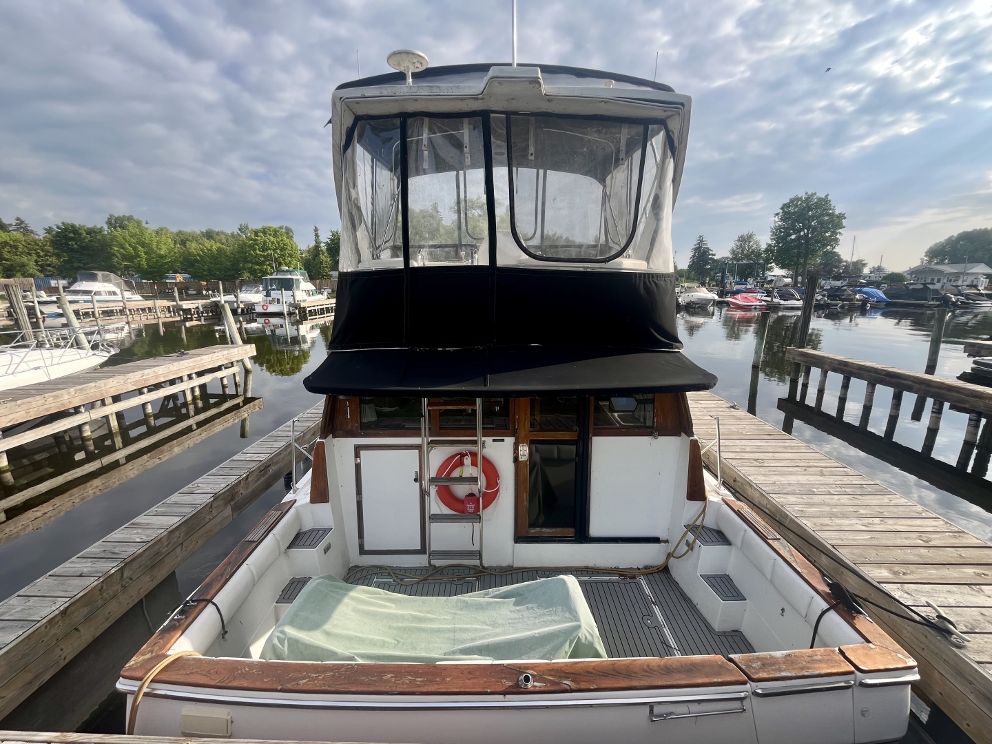 38ft Bayliner Yacht For Sale
