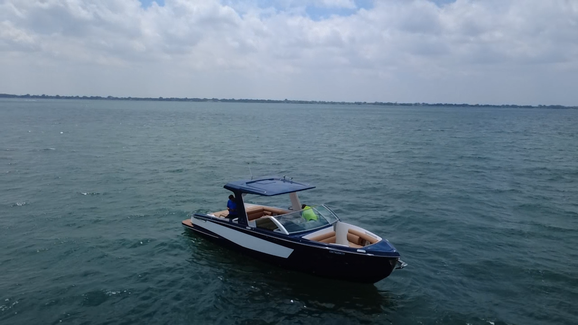 2021 Aviara AV32 32