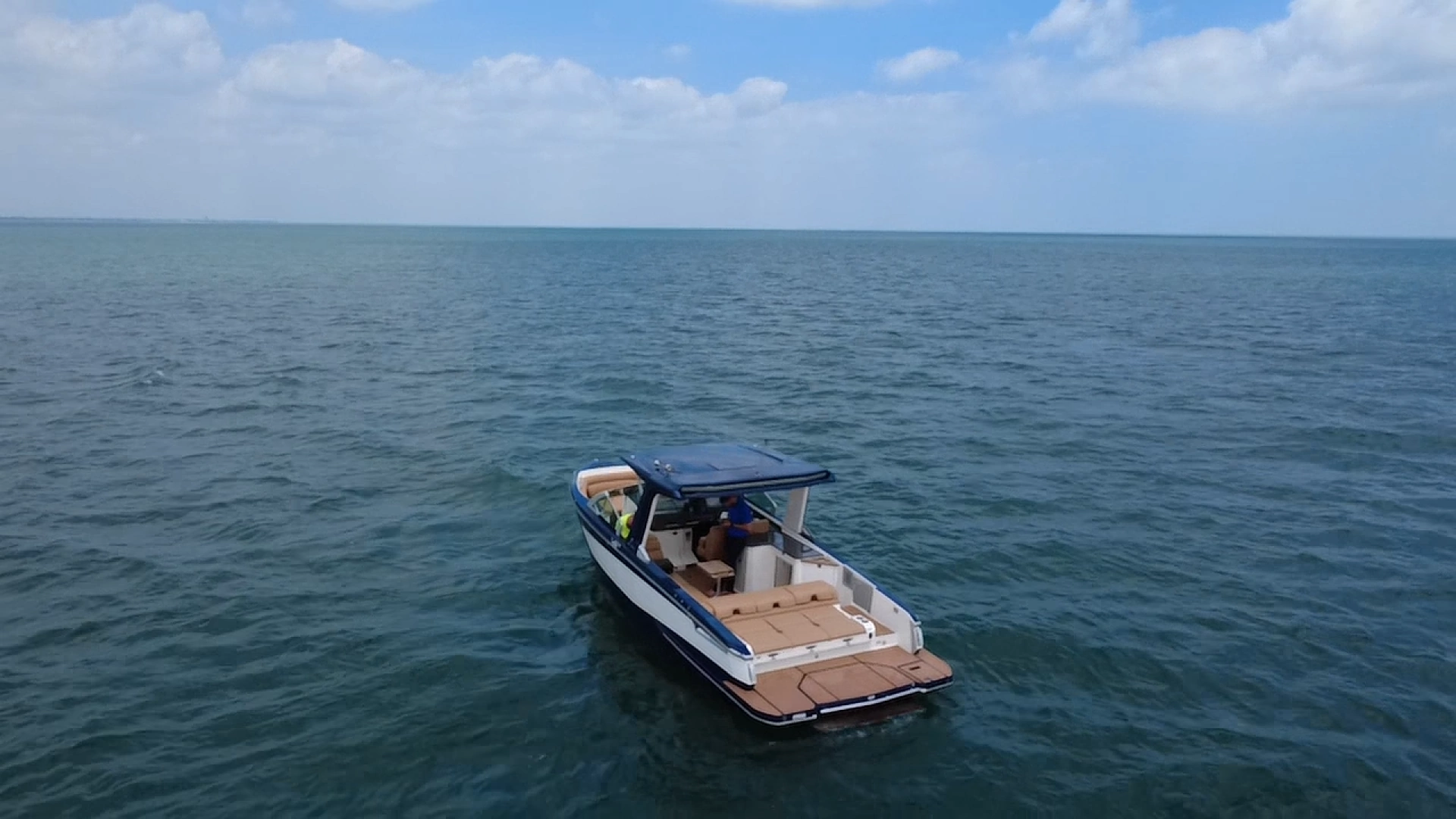 Aviara AV32 Yacht For Sale