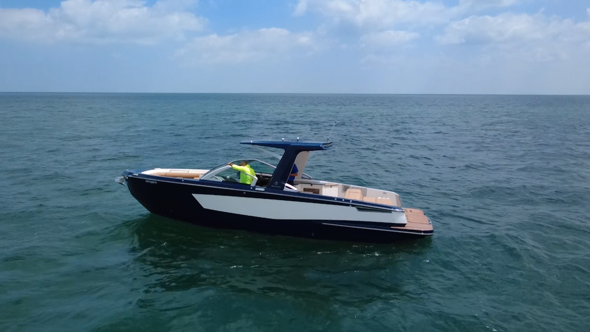 2021 Aviara AV32 32