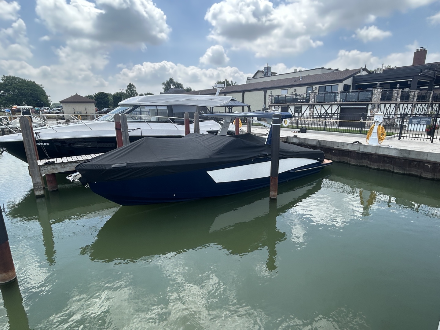 32ft Aviara Yacht For Sale