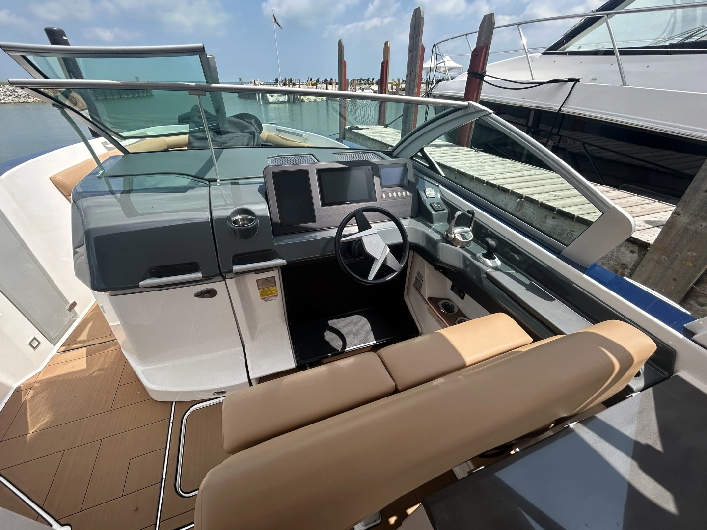 Aviara AV32 Yacht For Sale