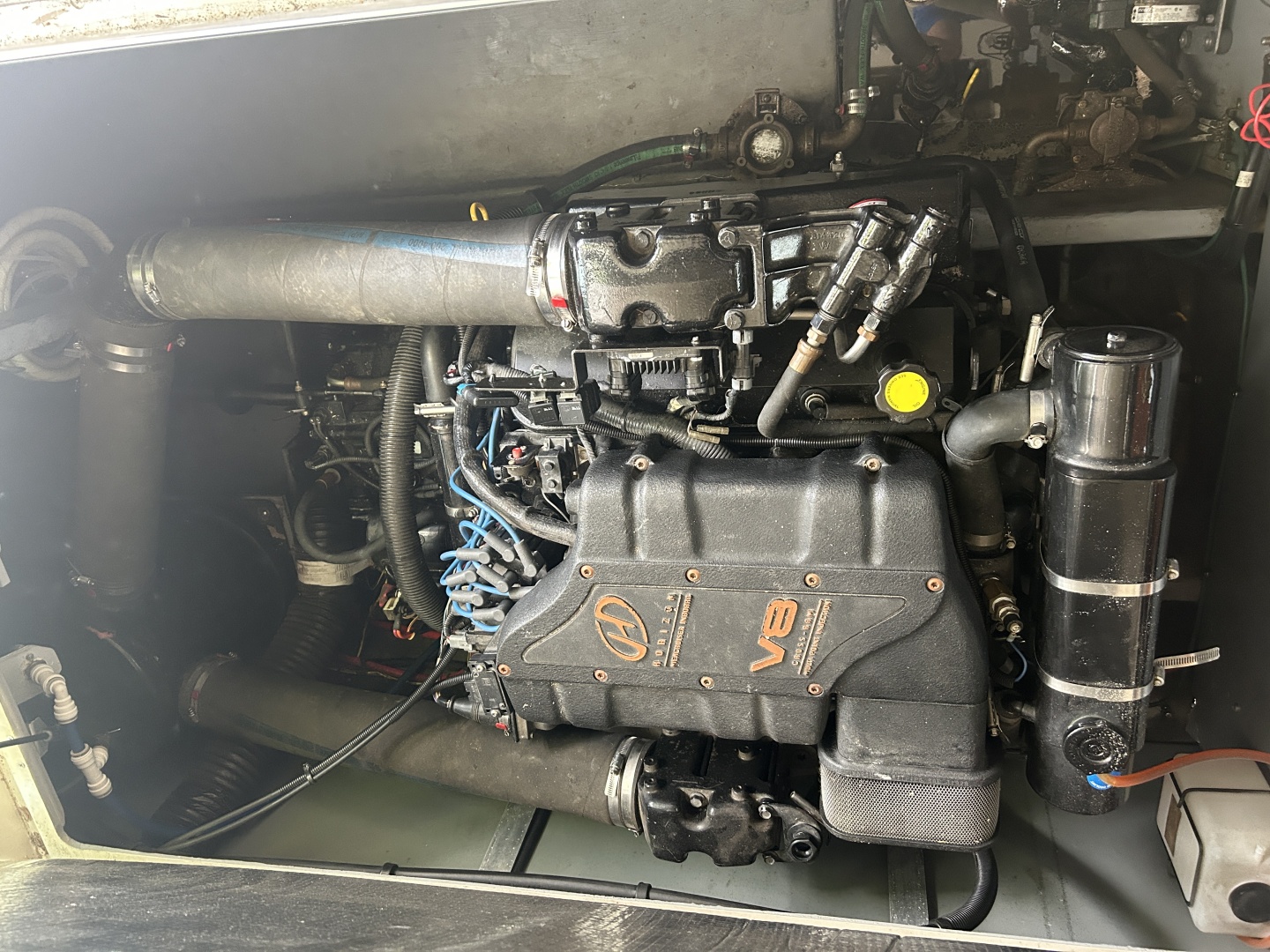 1999 Sea Ray 400 Sedan bridge