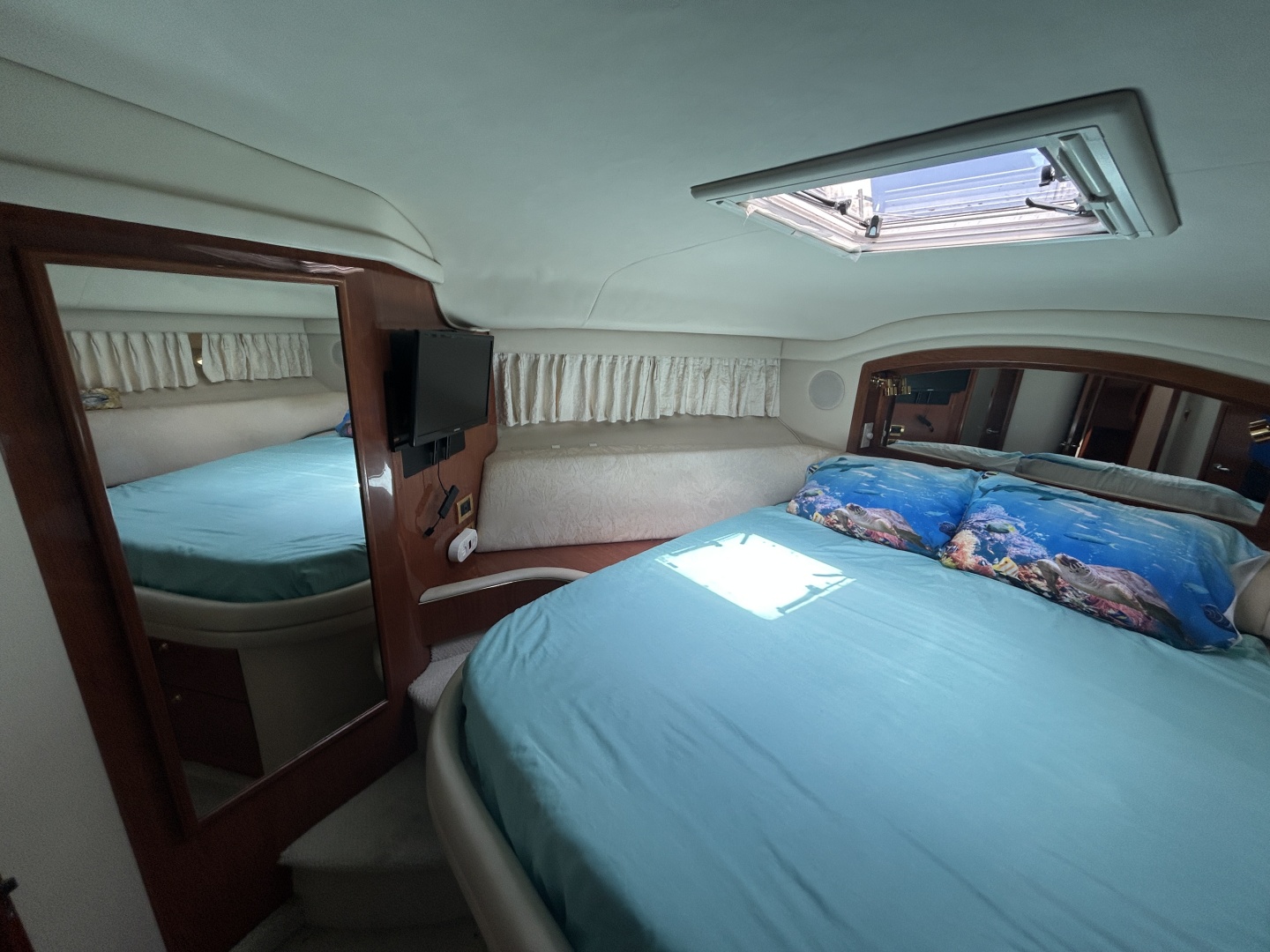 1999 Sea Ray 400 Sedan bridge