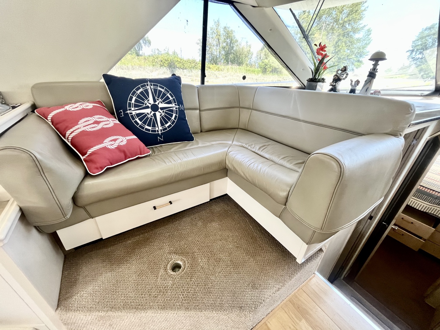 39ft Bayliner Yacht For Sale