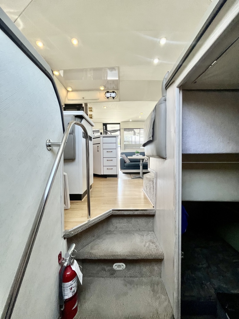 39ft Bayliner Yacht For Sale