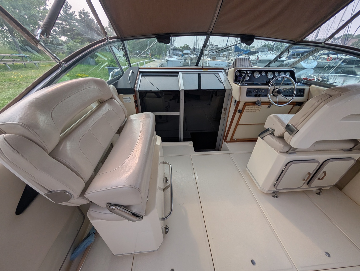 30ft Sea Ray Yacht For Sale