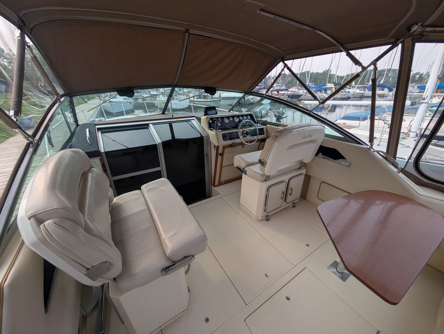 30ft Sea Ray Yacht For Sale