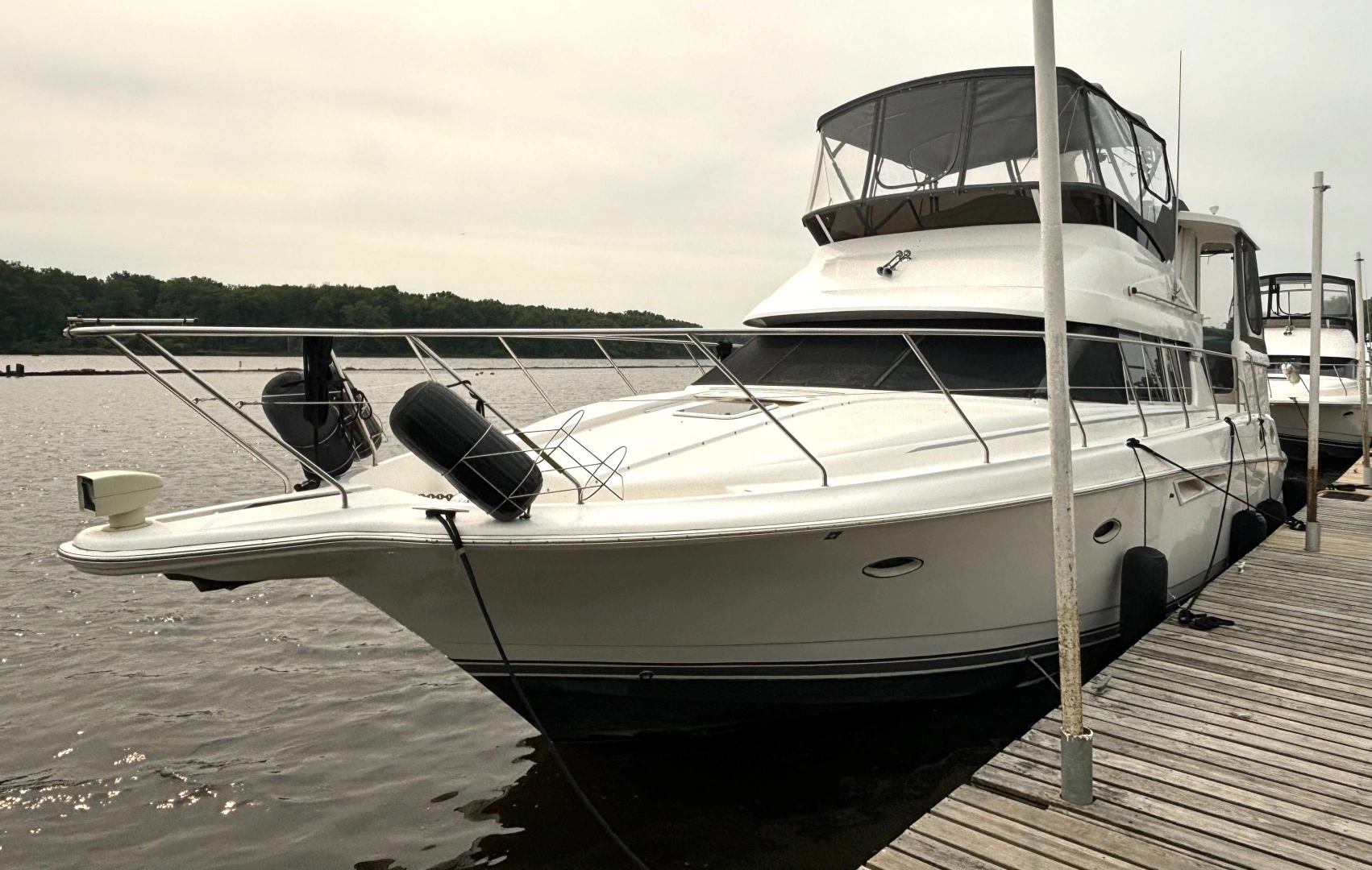 2000 Silverton 422 Motor Yacht, photo 1 of 30