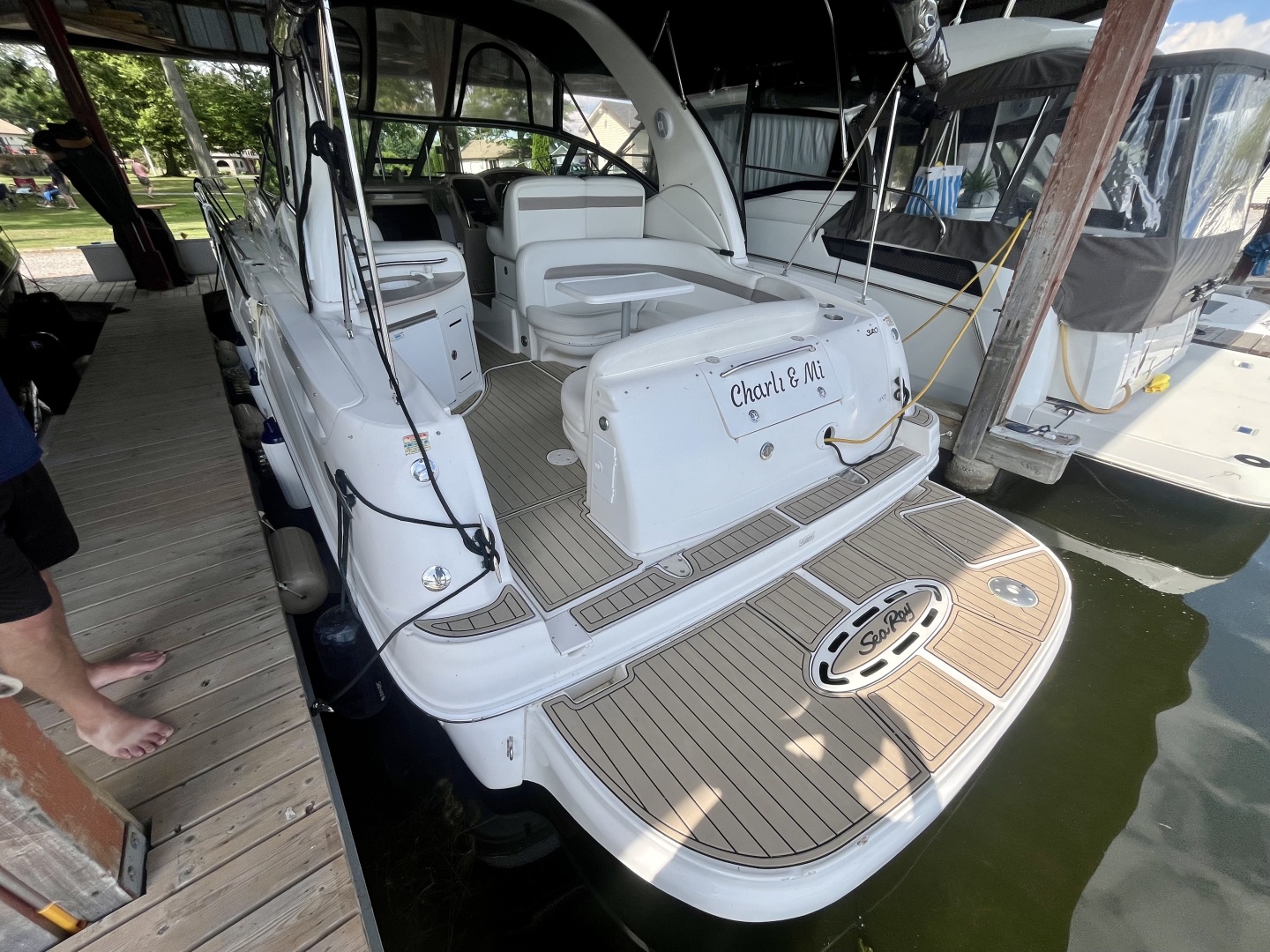 2003 Sea Ray 320 Sundancer — photograph 5