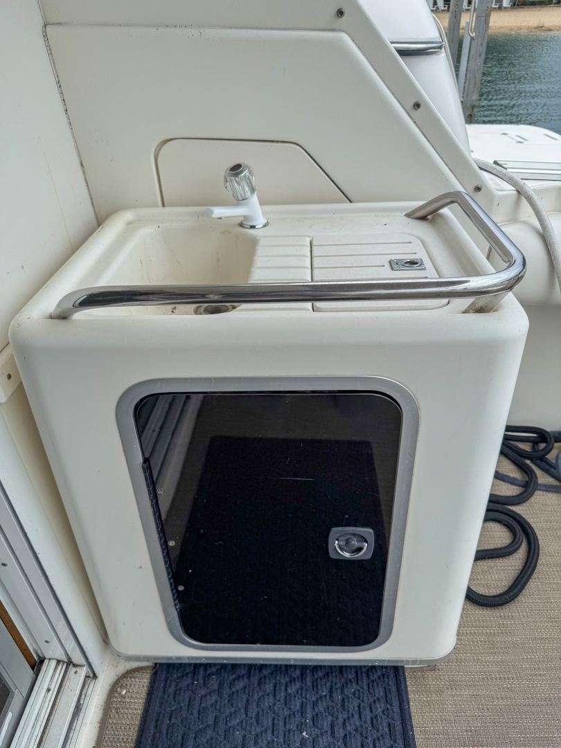 1996 Sea Ray 370 Sedan Bridge 37
