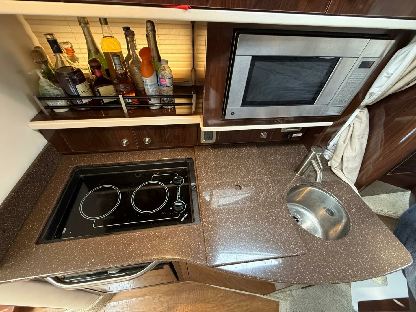 2015 Sea Ray 330 Sundancer