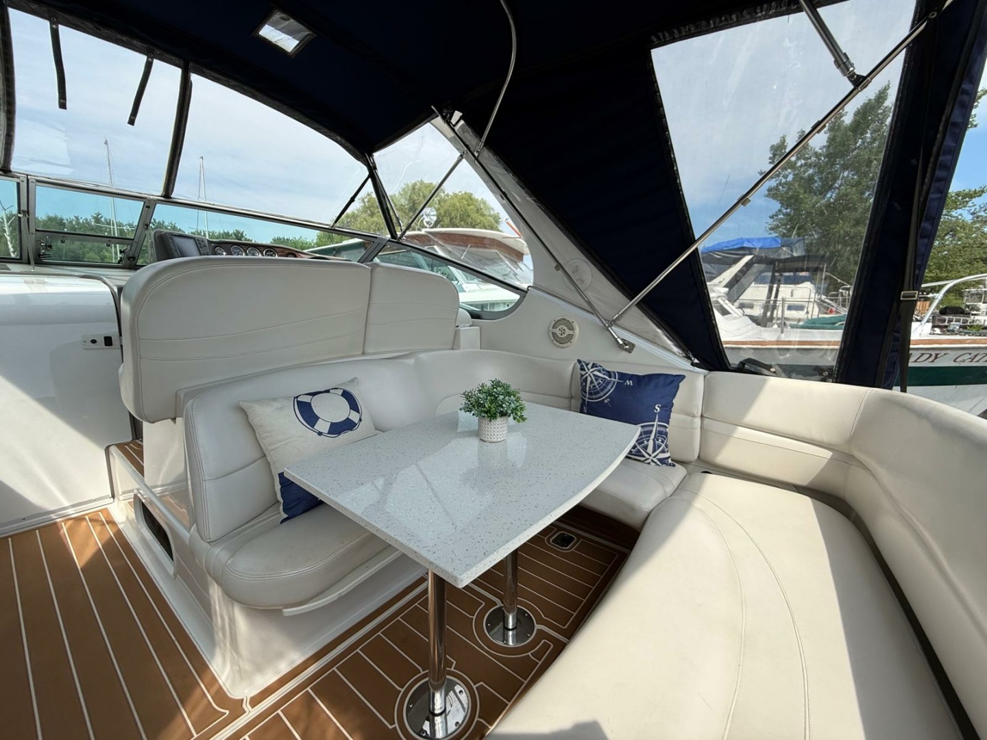 2001 Four Winns  328 Vista