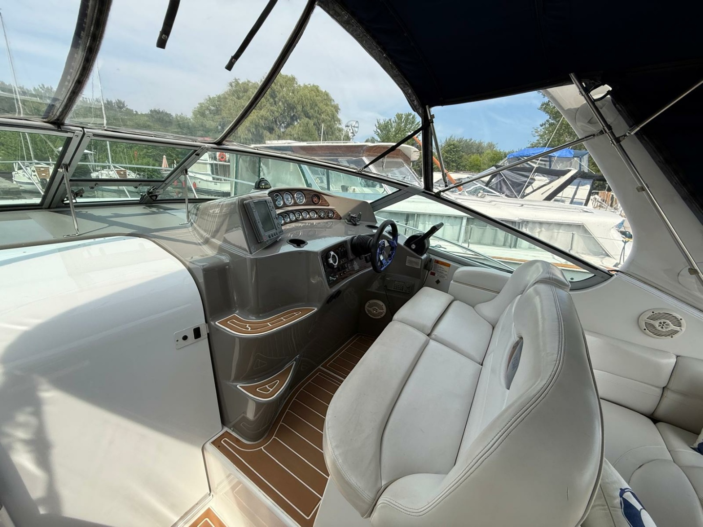 2001 Four Winns  328 Vista