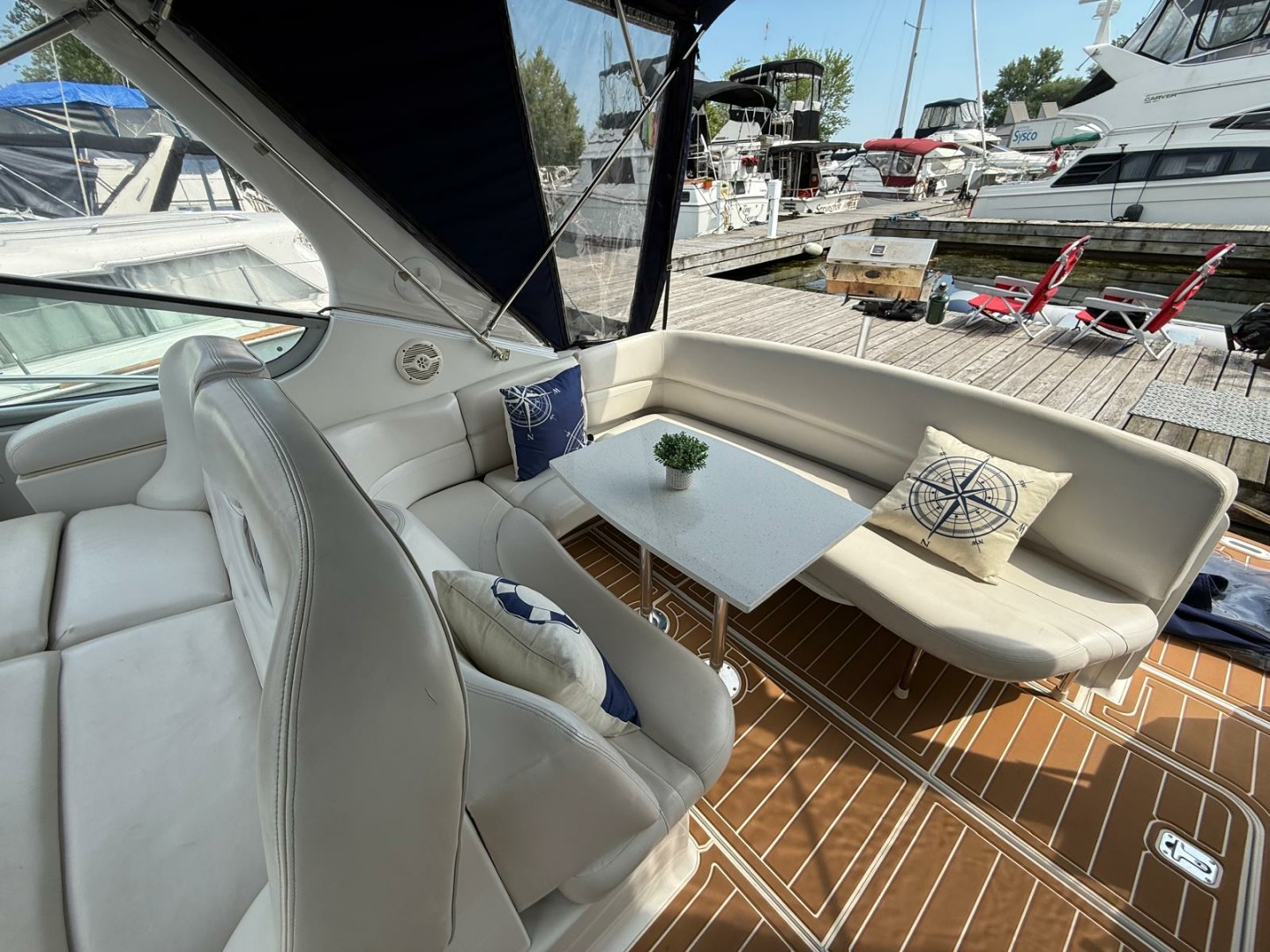 32ft Four Winns Yacht For Sale