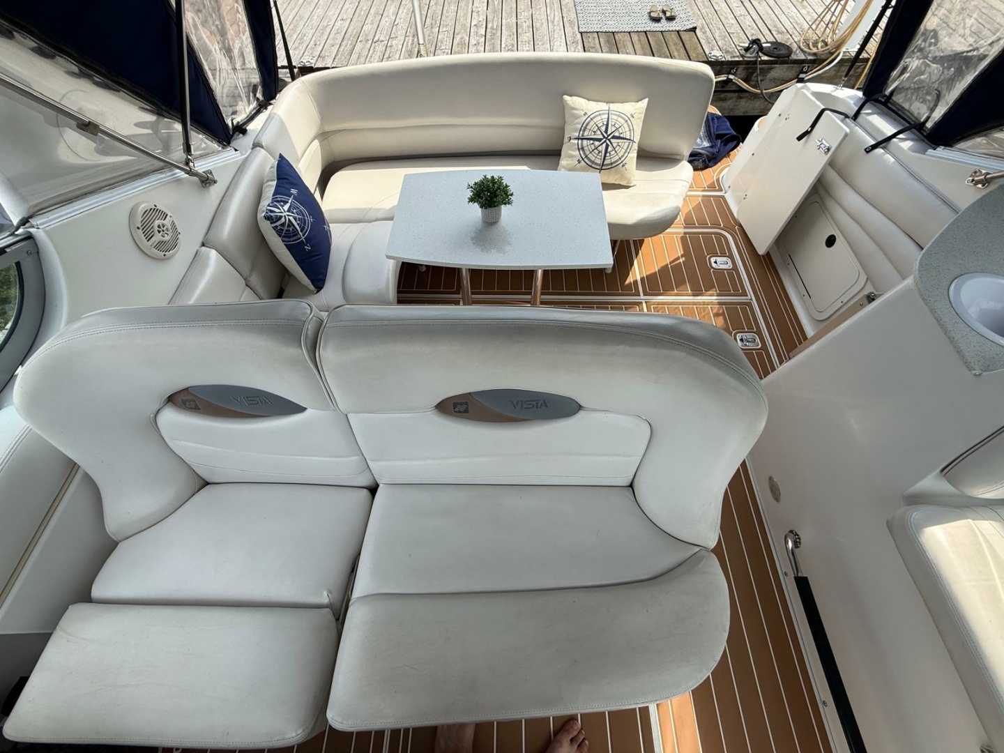 32ft Four Winns Yacht For Sale