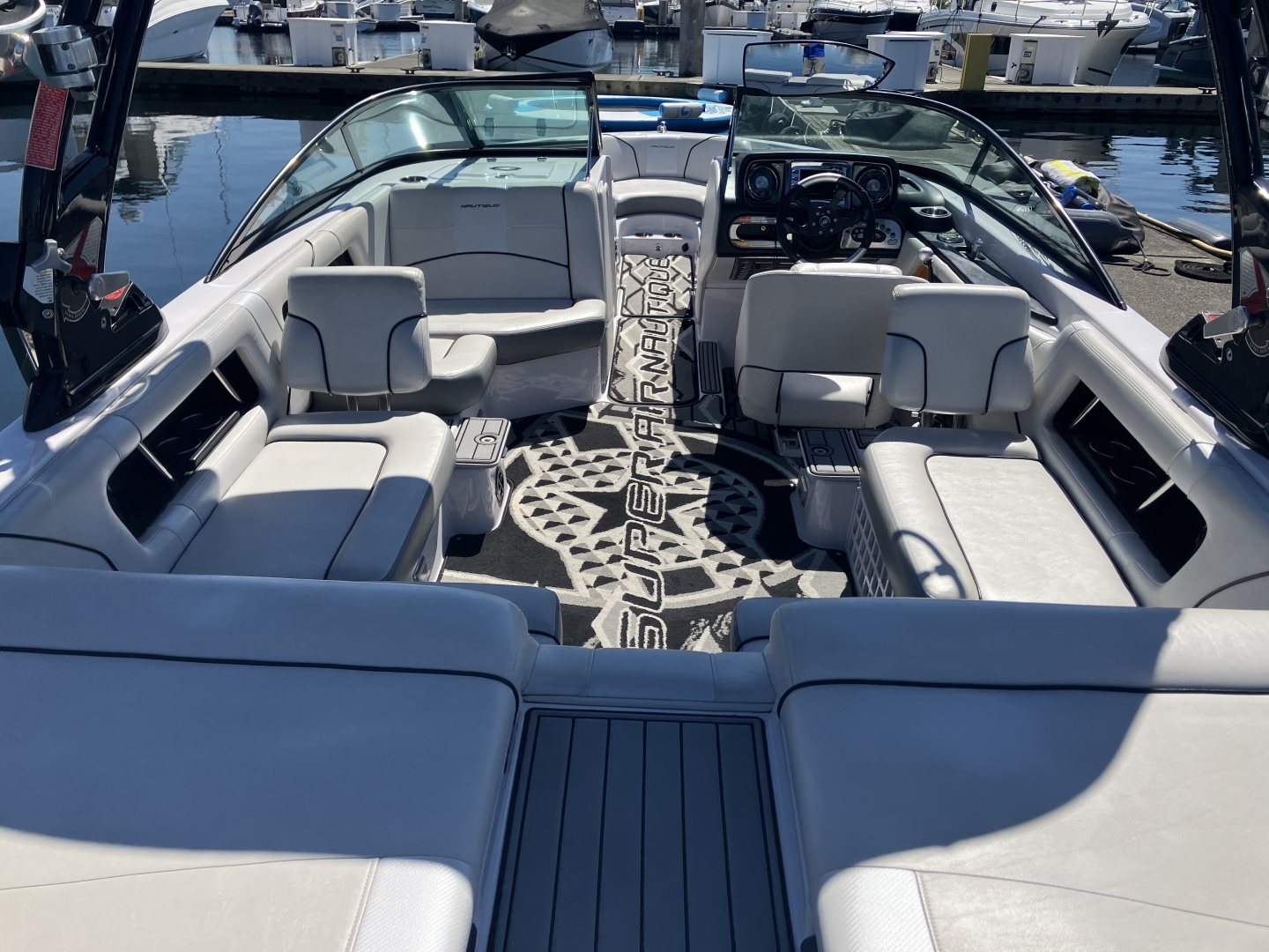 2011 Nautique Super Air Nautique 230