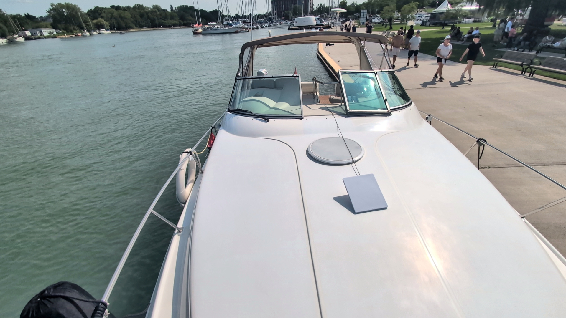33ft Cruisers Yachts Yacht For Sale