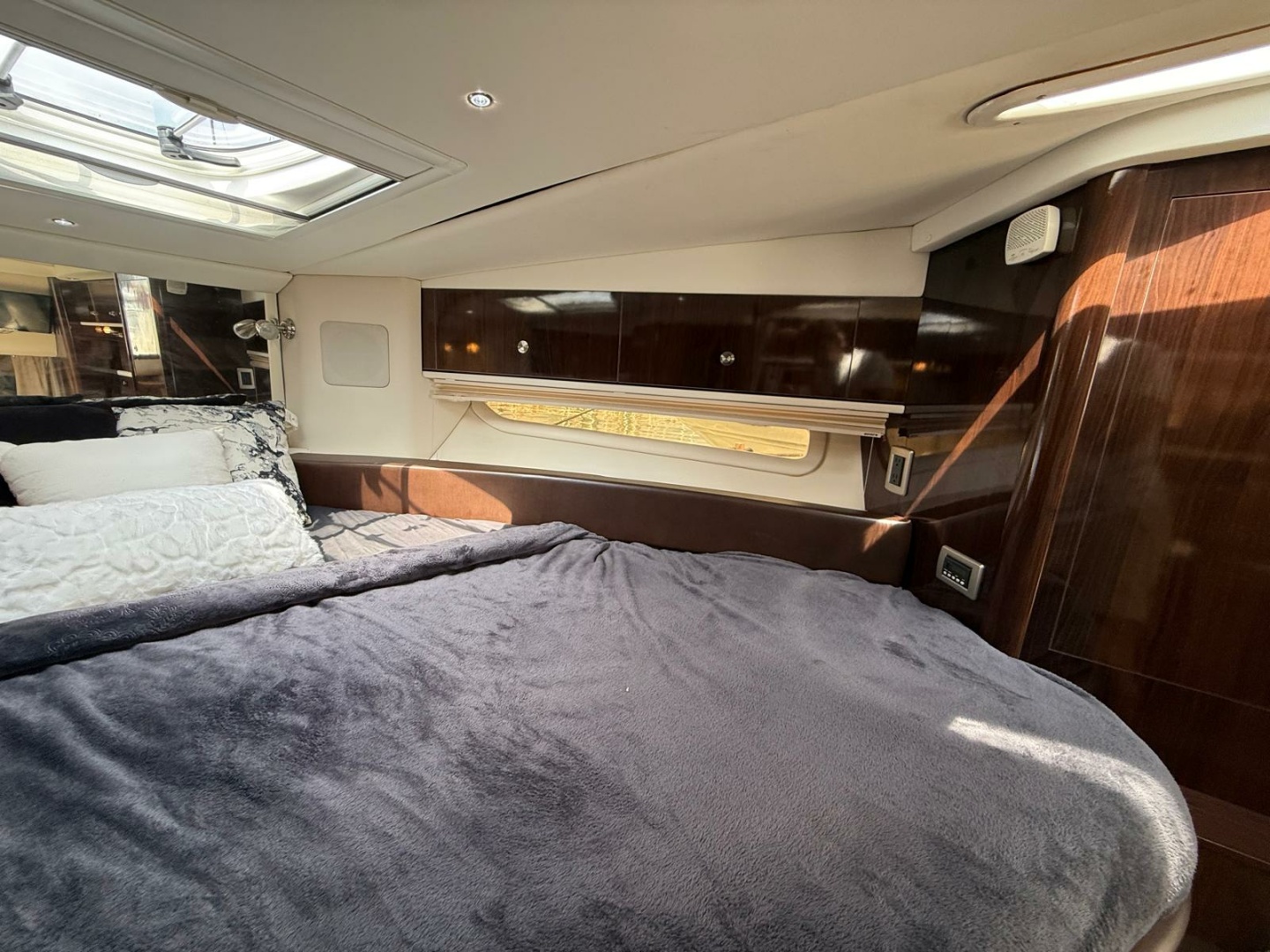 33ft Sea Ray Yacht For Sale
