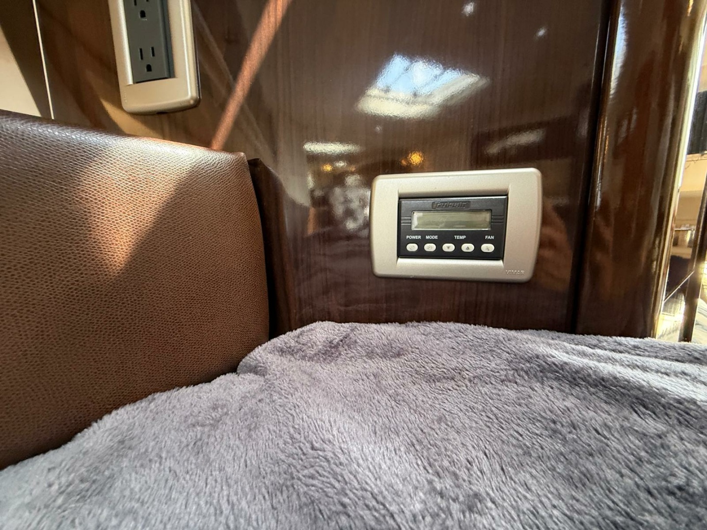 2015 Sea Ray 330 Sundancer