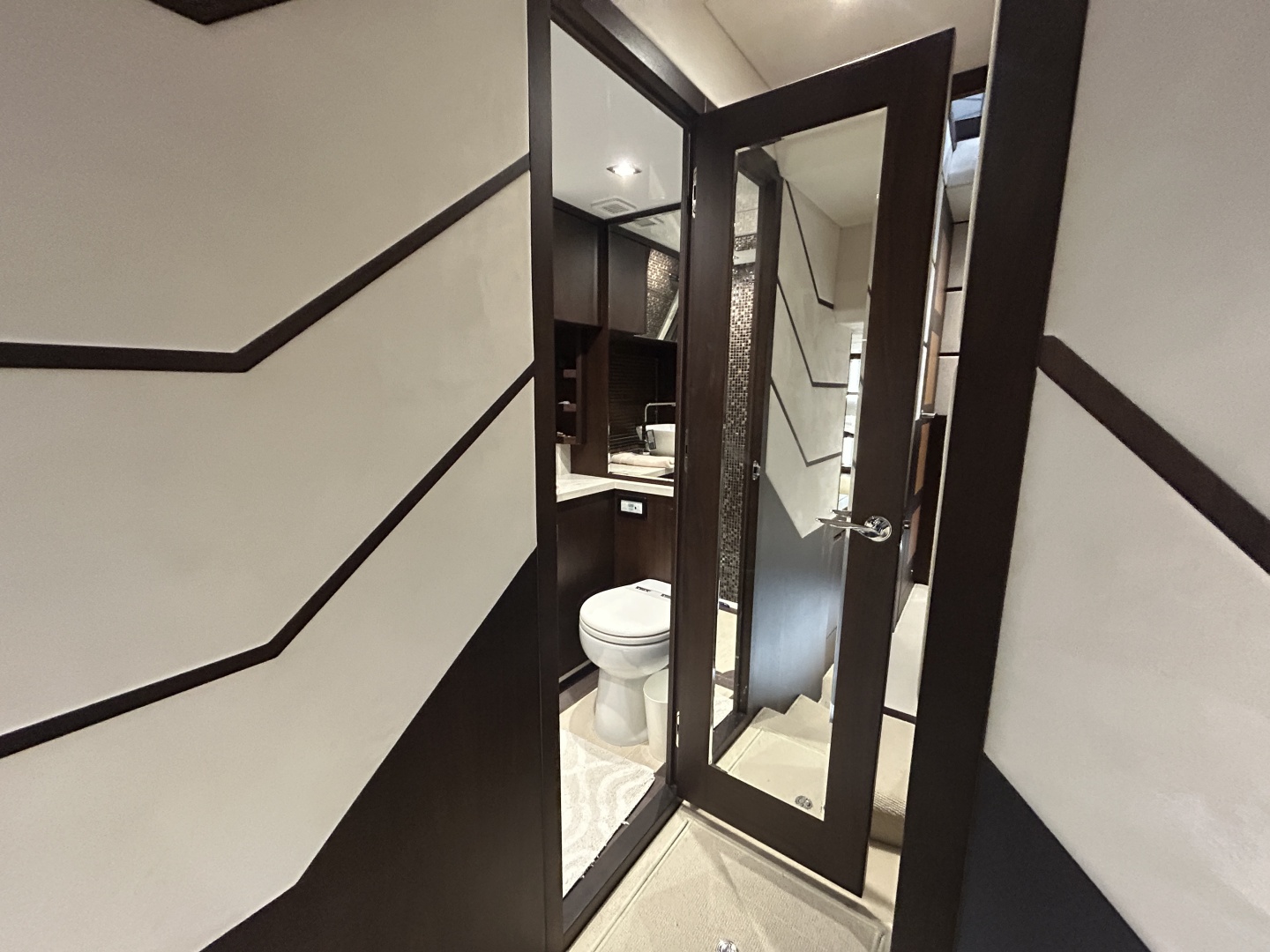 2018 Galeon 560 Sky 56