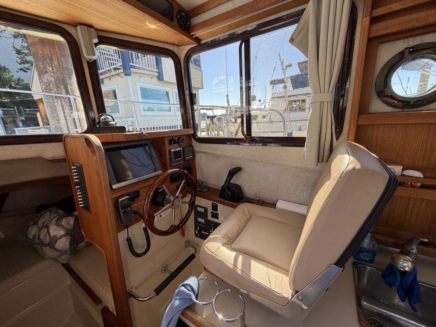 2010 Ranger Tugs 25 SC