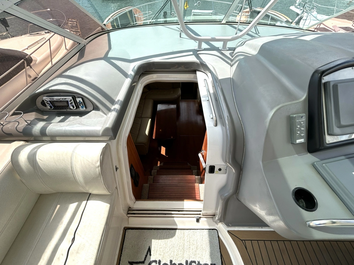 Cruisers Yachts 455  Express Motoryacht Yacht For Sale