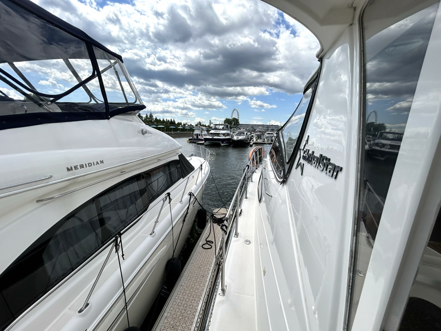 2007 Cruisers Yachts 455