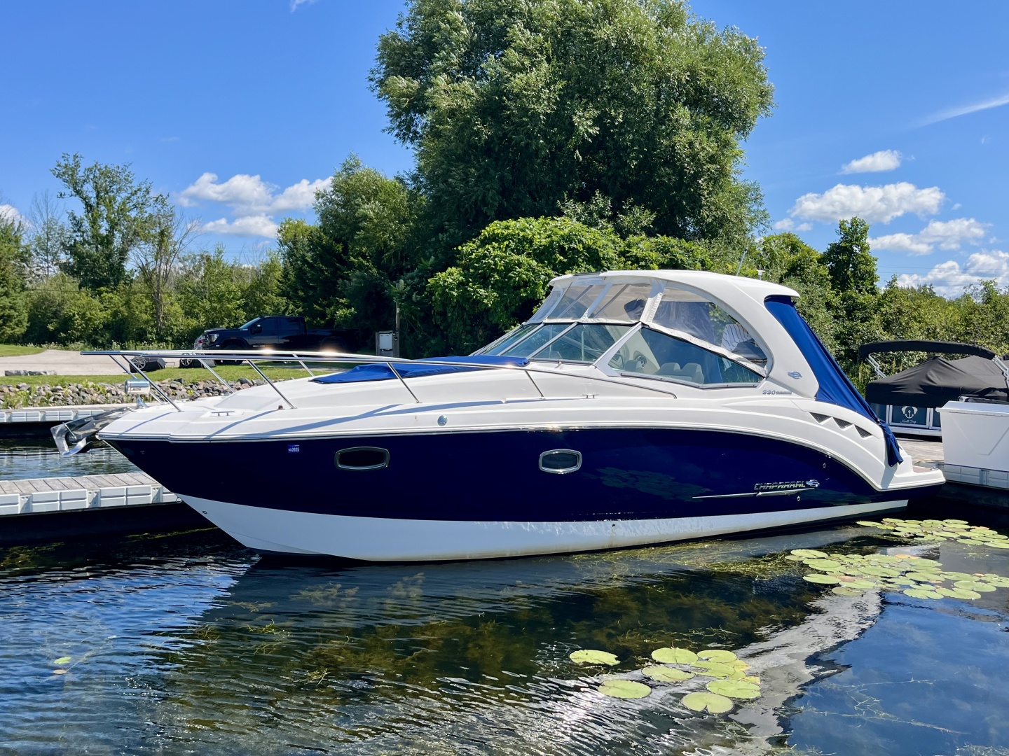 2012 Chaparral 330 Signature