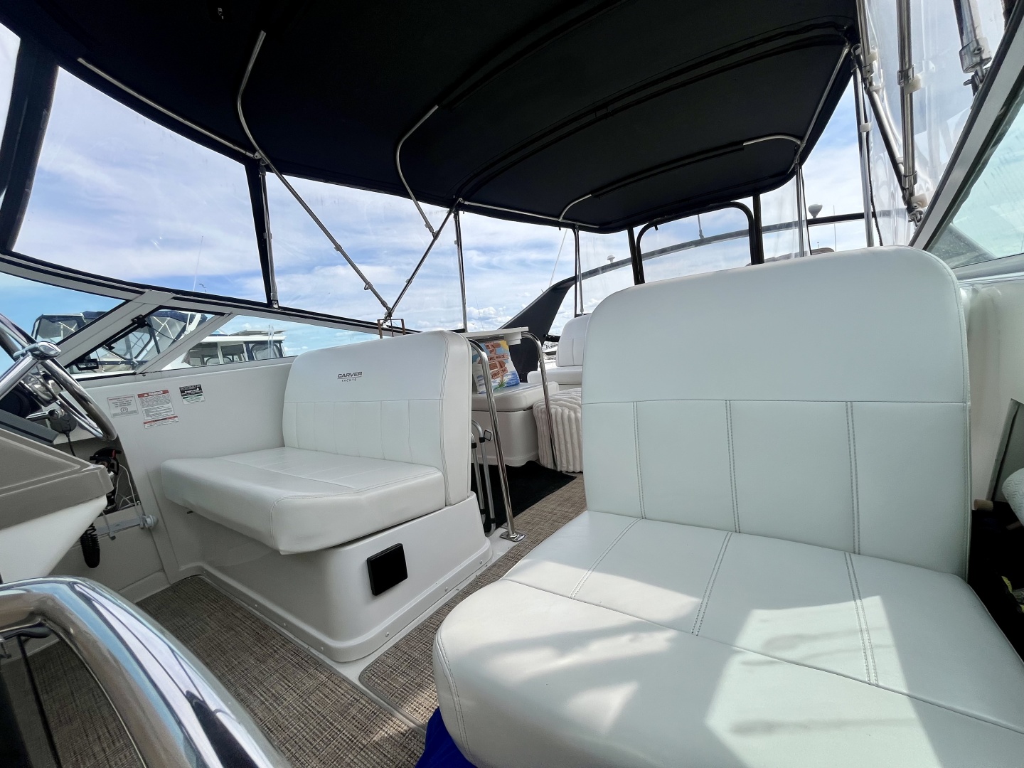 1999 Carver 350 Mariner 35