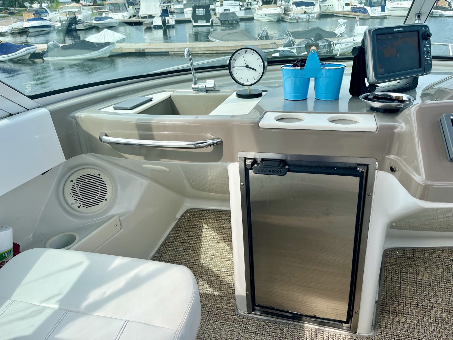 1999 Carver 350 Mariner 35