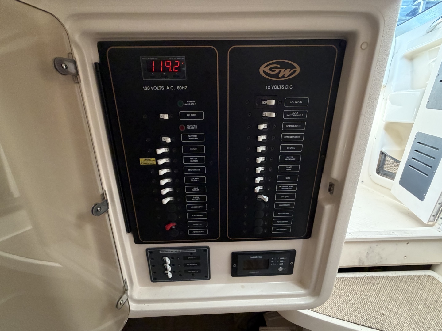 2007 Grady-White Express 305
