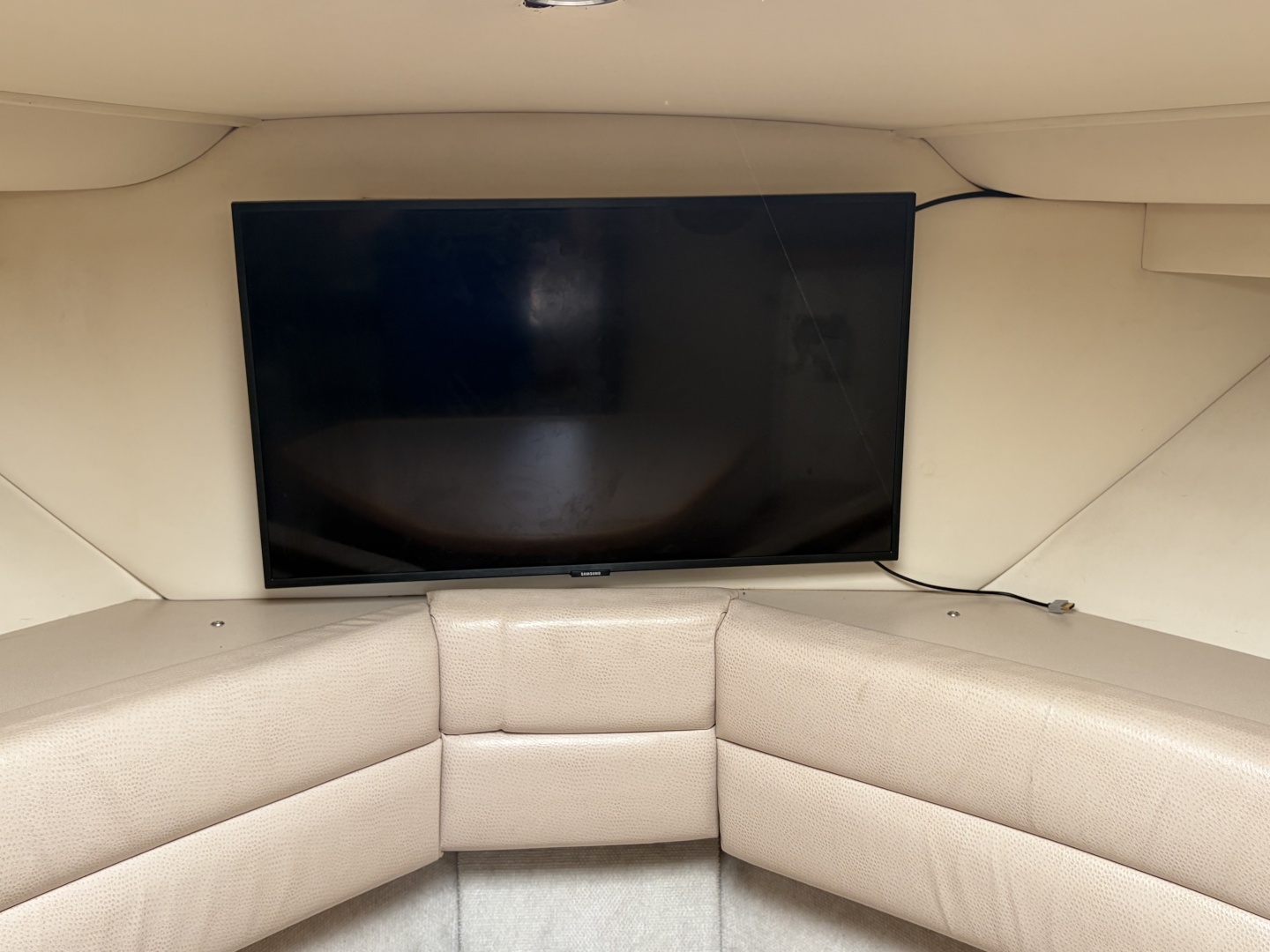32ft Carver Yacht For Sale