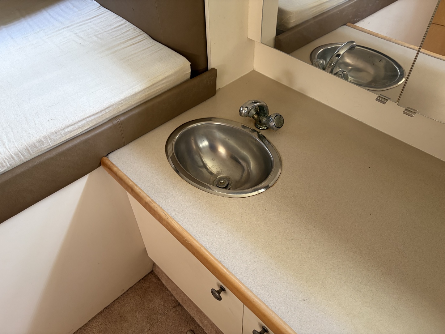 32ft Carver Yacht For Sale